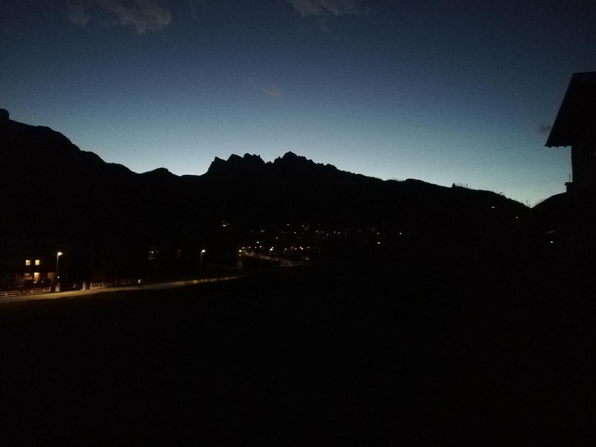 Casa Vacanze Miramonti - Appartamento Con Balcone Con Vista Sulle Dolomiti 博尔查迪卡多尔 外观 照片